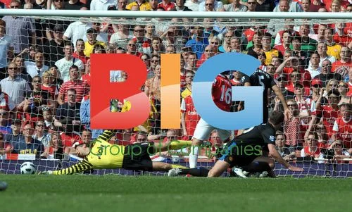 Aaron Ramsey Scores Against Manchester United
