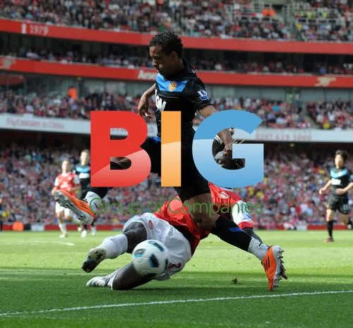 Nani Manchester United 2010/11 Bacary Sagna