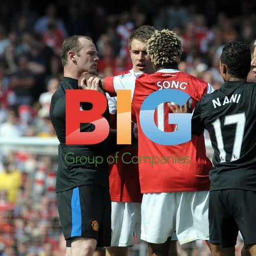 Rooney and Song Argue During Arsenal vs. Manchester United