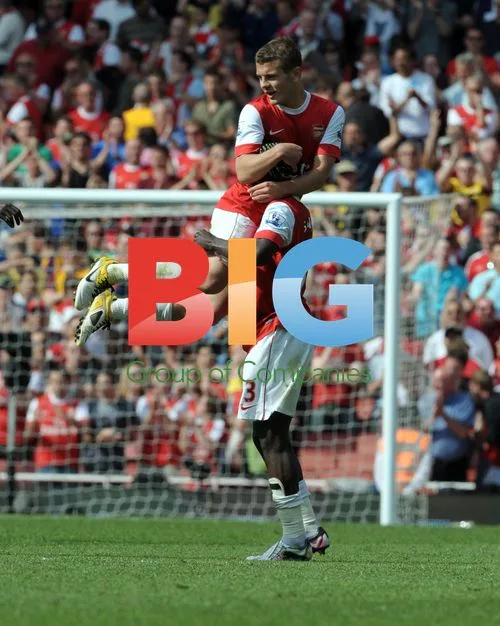 Jack Wilshere and Bacary Sagna Celebrate Arsenal Victory
