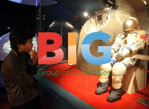 Chinese Tourists View Space Capsule at Beijing Museum