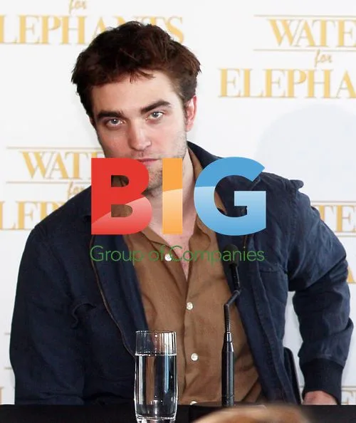 Robert Pattinson, Reese Witherspoon, Francis Lawrence at 'Water For Elephants' Press Conference