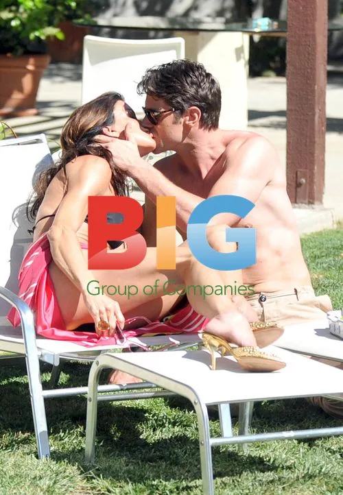 Janice Dickinson with British Sergeant in Malibu