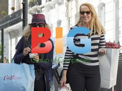 Jerry Hall Spotted Shopping on Kings Road