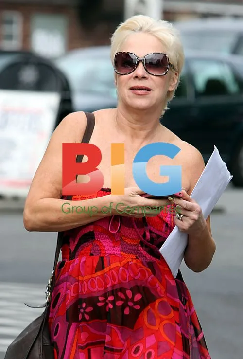 Denise Welch Runs Errands in Cheshire
