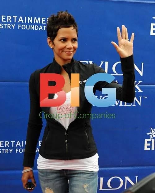Halle Berry at EIF Revlon Run/Walk