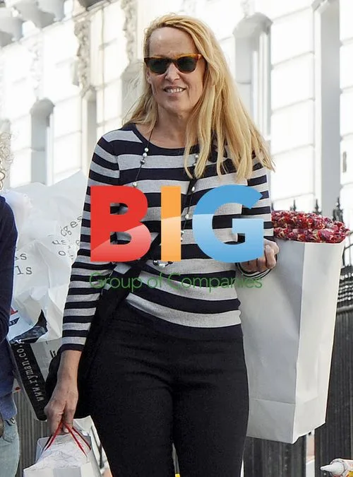 Jerry Hall Spotted Shopping on Kings Road