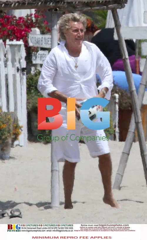 Kimberly Stewart Spends Beach Day with Family