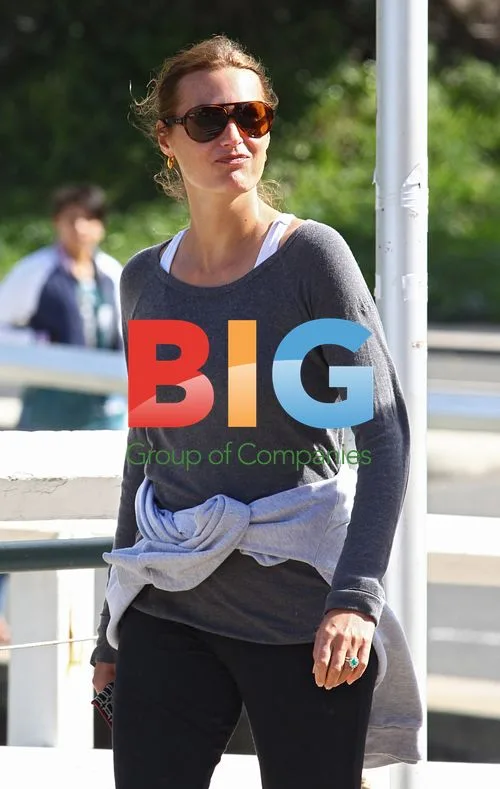 Yasmin LeBon Spotted with Friends in Sydney