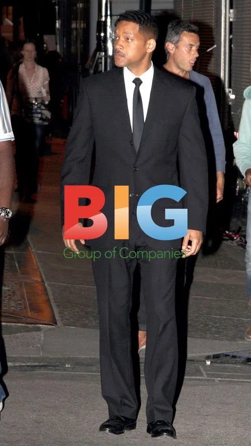 Will Smith Spotted in 'Men in Black 3' Suit