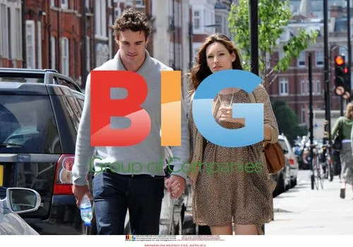 Kelly Brook and Thom Evans arrive at doctor's office