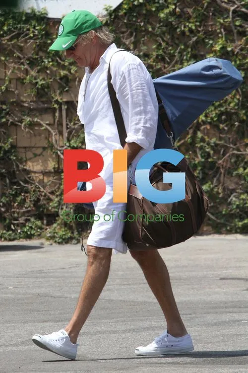 Kimberly Stewart Enjoys Beach Day With Dad Rod