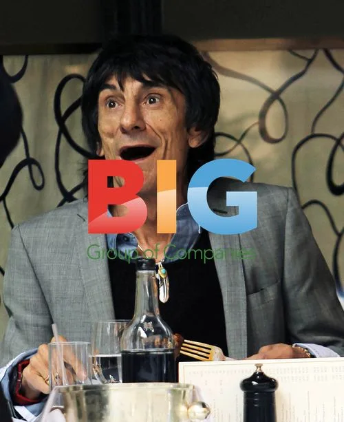 Ronnie Wood Dines at Scotts Restaurant