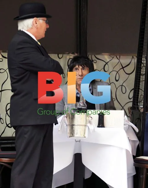 Ronnie Wood Dines at Scotts Restaurant