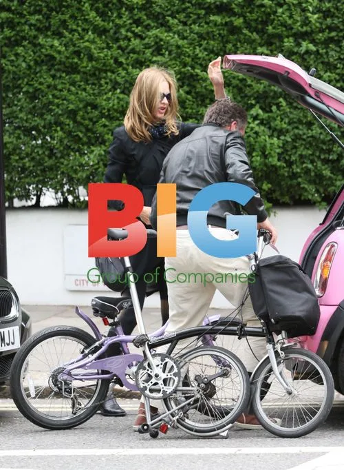 Trinny Woodhall on the school run