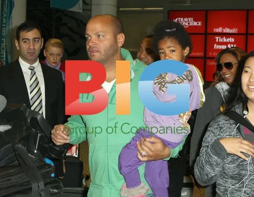 Mel B and Family Arrive in Sydney
