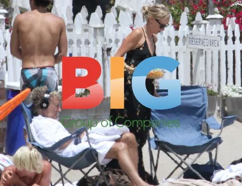 Kimberly Stewart, Rod Stewart at the Beach
