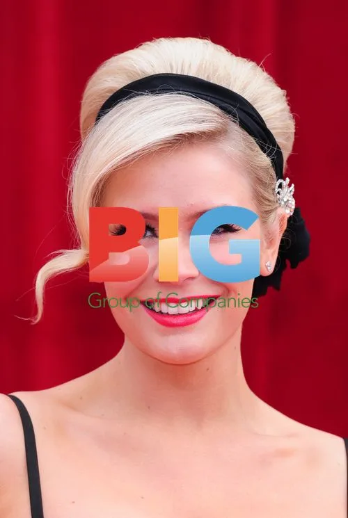 Suzanne Shaw at 2011 British Soap Awards