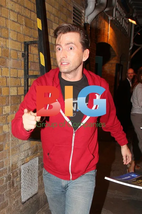 David Tennant and Catherine Tate Sign Autographs