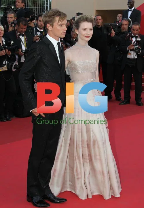 Mia Wasikowska & Henry Hopper at Cannes
