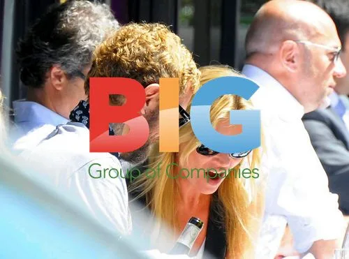 Kate Moss Enjoys Lunch in Paris