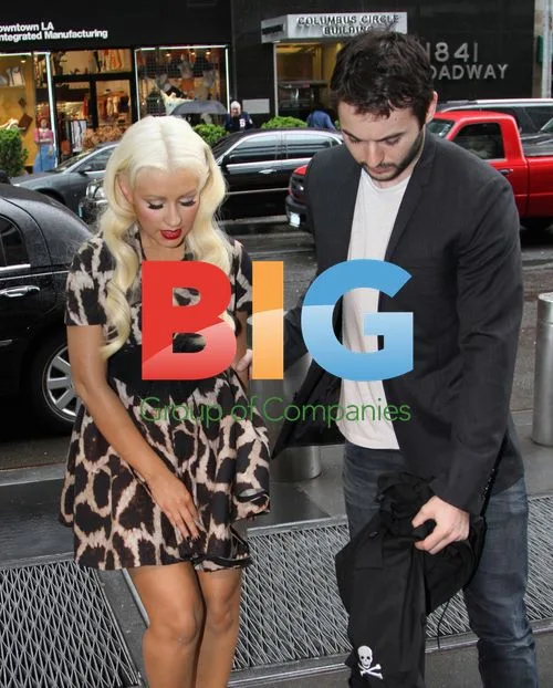 Christina Aguilera Pulls Marilyn Monroe Pose