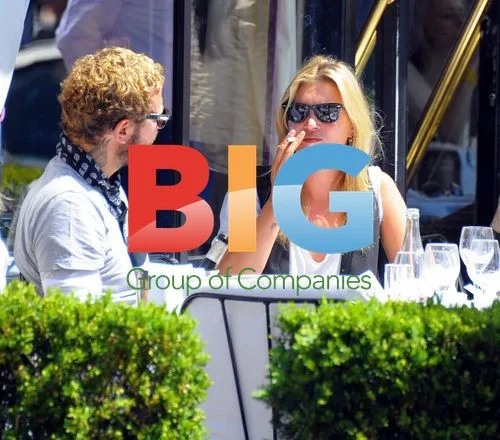 Kate Moss Enjoys Lunch in Paris