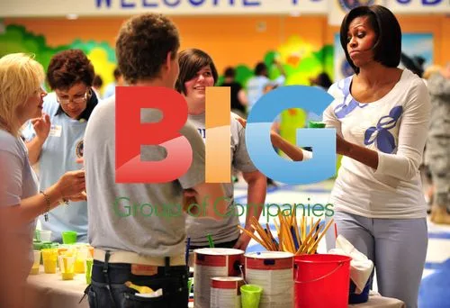 Michelle Obama Helps Paint Mural at Base