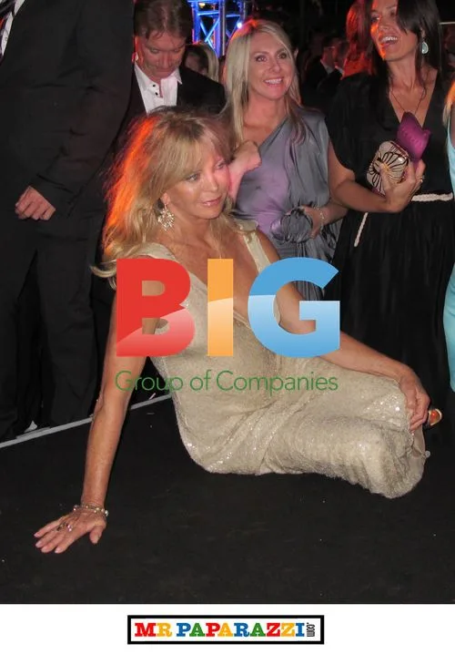Goldie Hawn Dress Malfunction