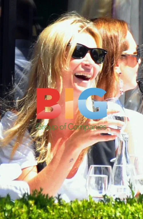 Kate Moss Enjoys Lunch in Paris