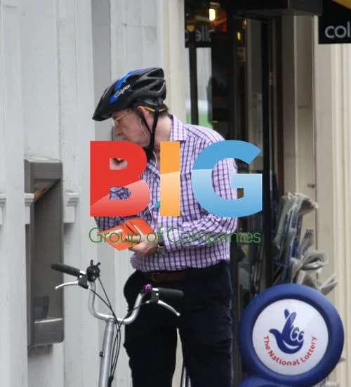 Peter Mandelson Spotted at HSBC Cashpoint