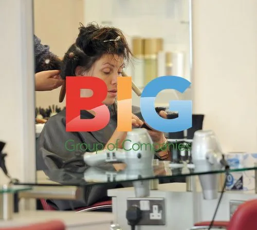 Kirsty Allsopp Visits Hair Salon