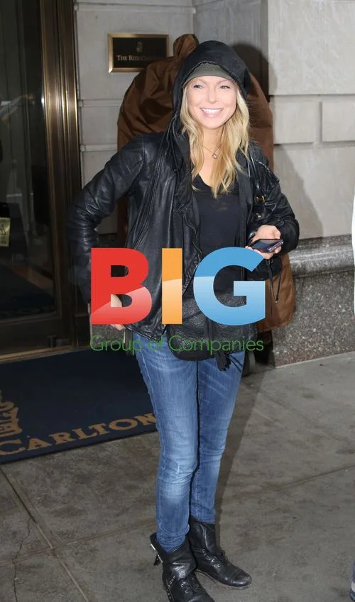 Laura Prepon leaving Ritz Carlton