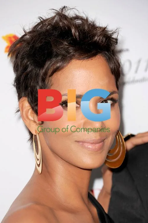 Halle Berry at 2011 FiFi Awards