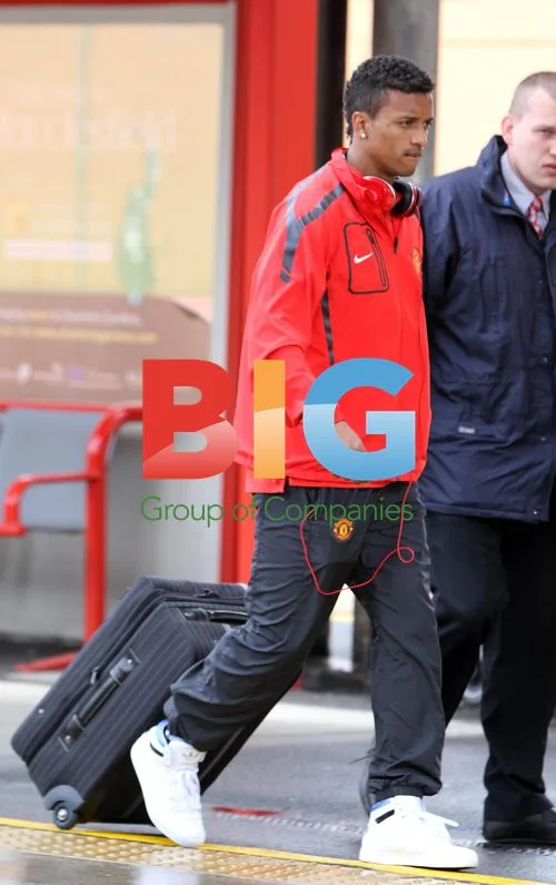 Manchester United players depart for Champions League final