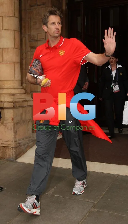 Manchester United Team Leaving Hotel