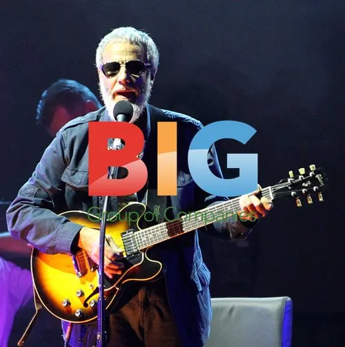 Yusuf Islam Performs Live in Paris