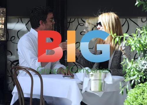 TV Presenter Cat Deeley Enjoys Lunch in London