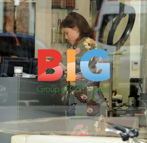 Kirsty Allsopp Visits Hair Salon