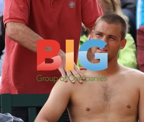 Russian Mikhail Youzhny receives medical assist