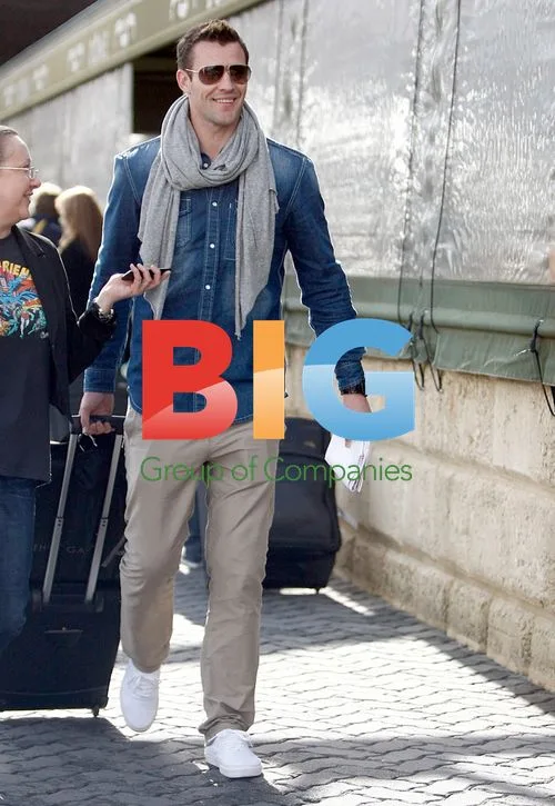 Kris Smith Arrives at Perth Airport