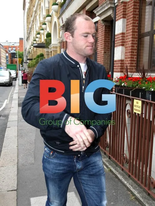 Wayne Rooney arrives at London studio