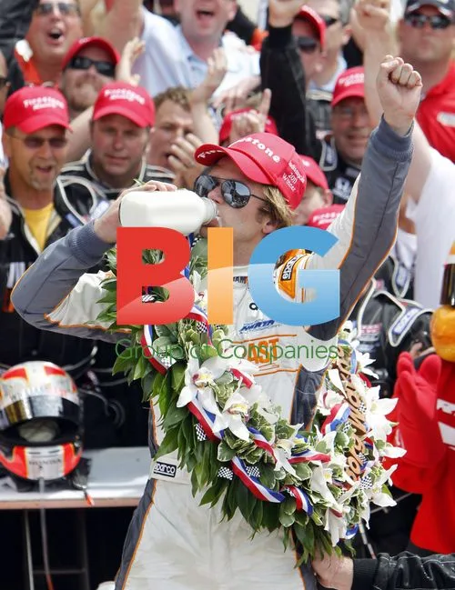 Dan Wheldon Wins Indianapolis 500