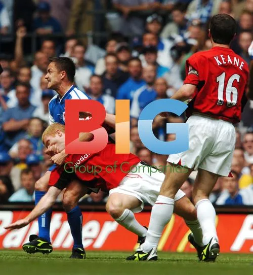 Paul Scholes retires from Manchester United