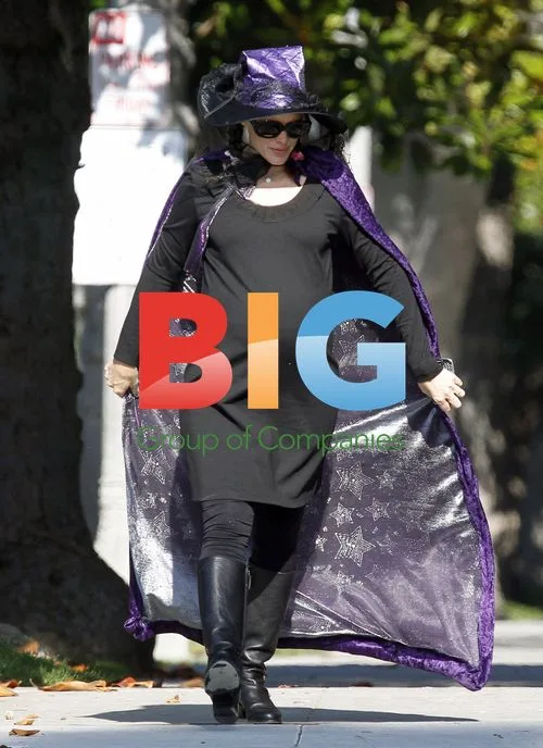 Pregnant Jennifer Garner in Witch Costume