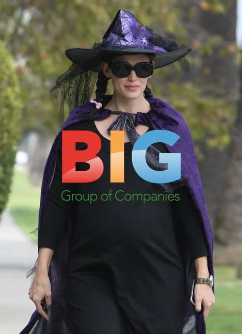 Jennifer Garner in Witch Costume
