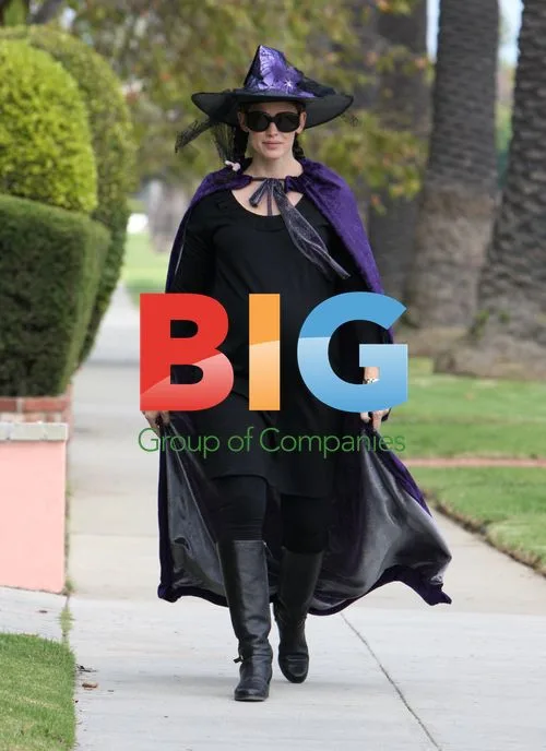 Jennifer Garner in Witch Costume