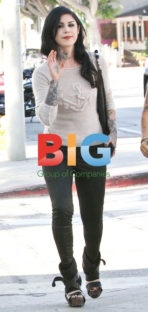 Kat Von D at Urth Café in LA