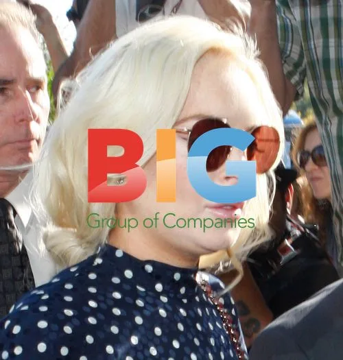 Lindsay Lohan arrives at LA courthouse