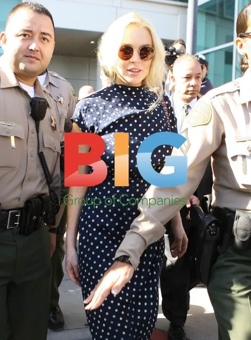 Lindsay Lohan Leaves LA Courthouse